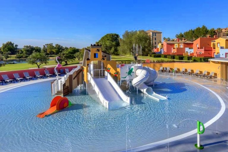 Barceló Montecastillo Golf hotel para niños toboganes de agua