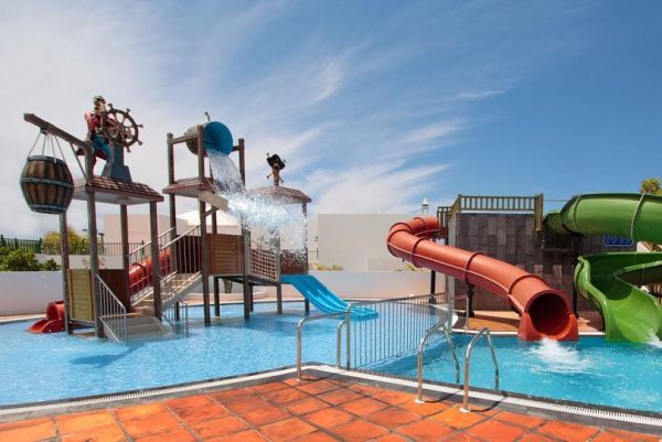 Caybeach Sun hotel para niÃ±os piscina con toboganes