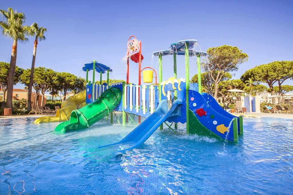 Hipotels Barrosa Garden hotel para niños piscina con toboganes