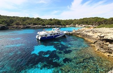 Paseo en barco por las calas del sur desde Ciutadella