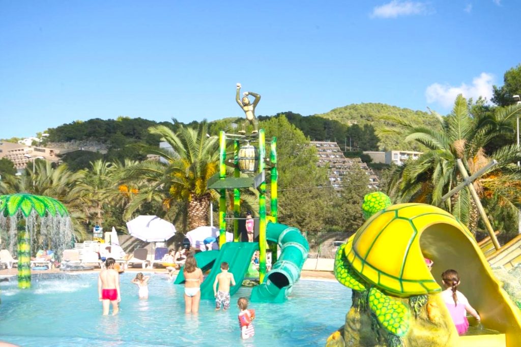 Balansat Resort familiar en Ibiza