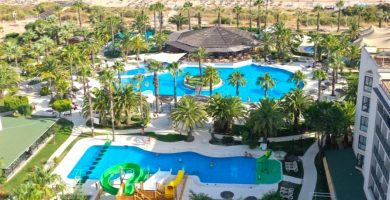 Estival Islantilla hotel con toboganes de agua en Huelva