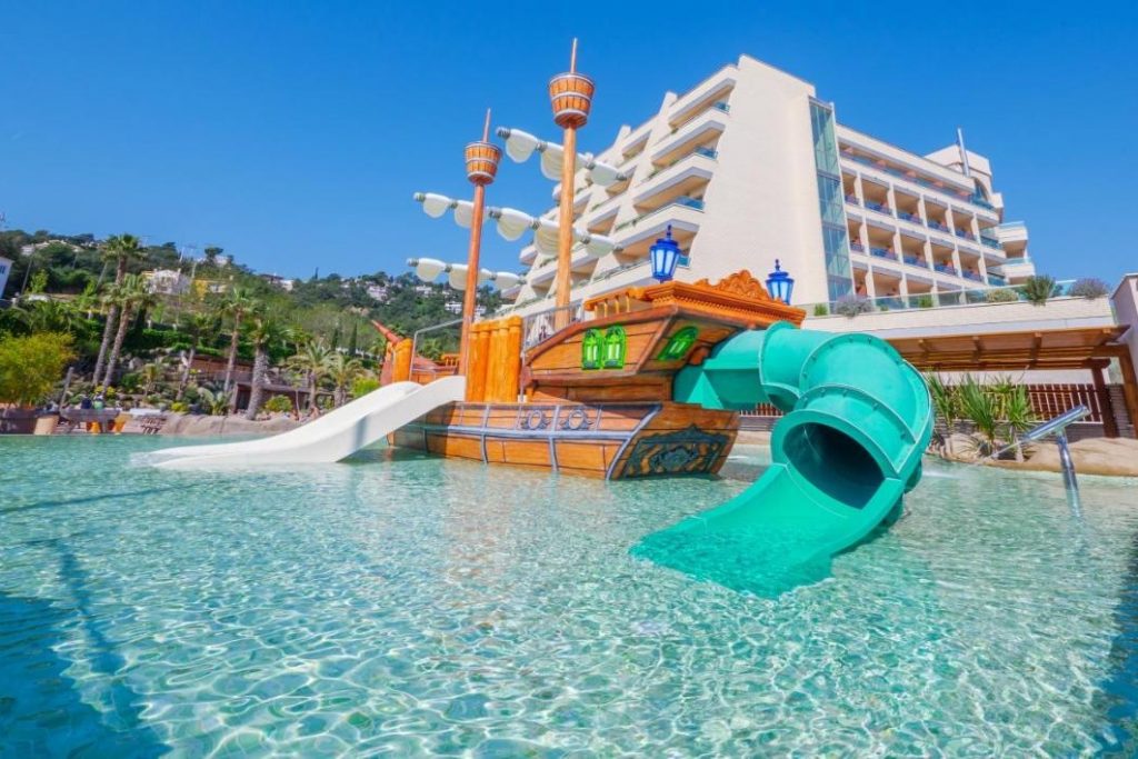 Golden Bahía de Tossa & Spa hotel para niños en Costa Brava