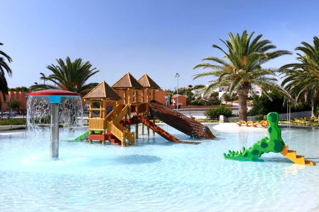 Occidental Menorca hotel para niños con toboganes y todo incluido en Menorca